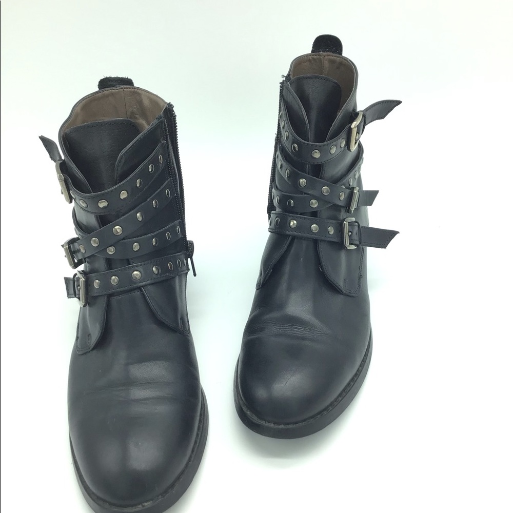 Bella Vita Black Leather  Ankle Boots Sz 7 1/2